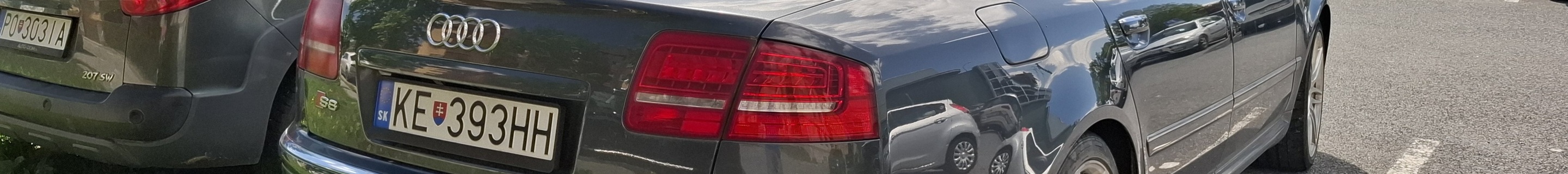 Audi S8 D3