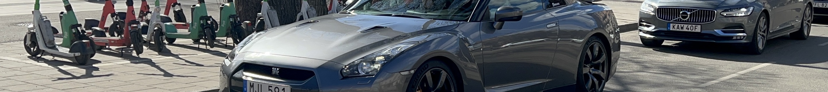 Nissan GT-R