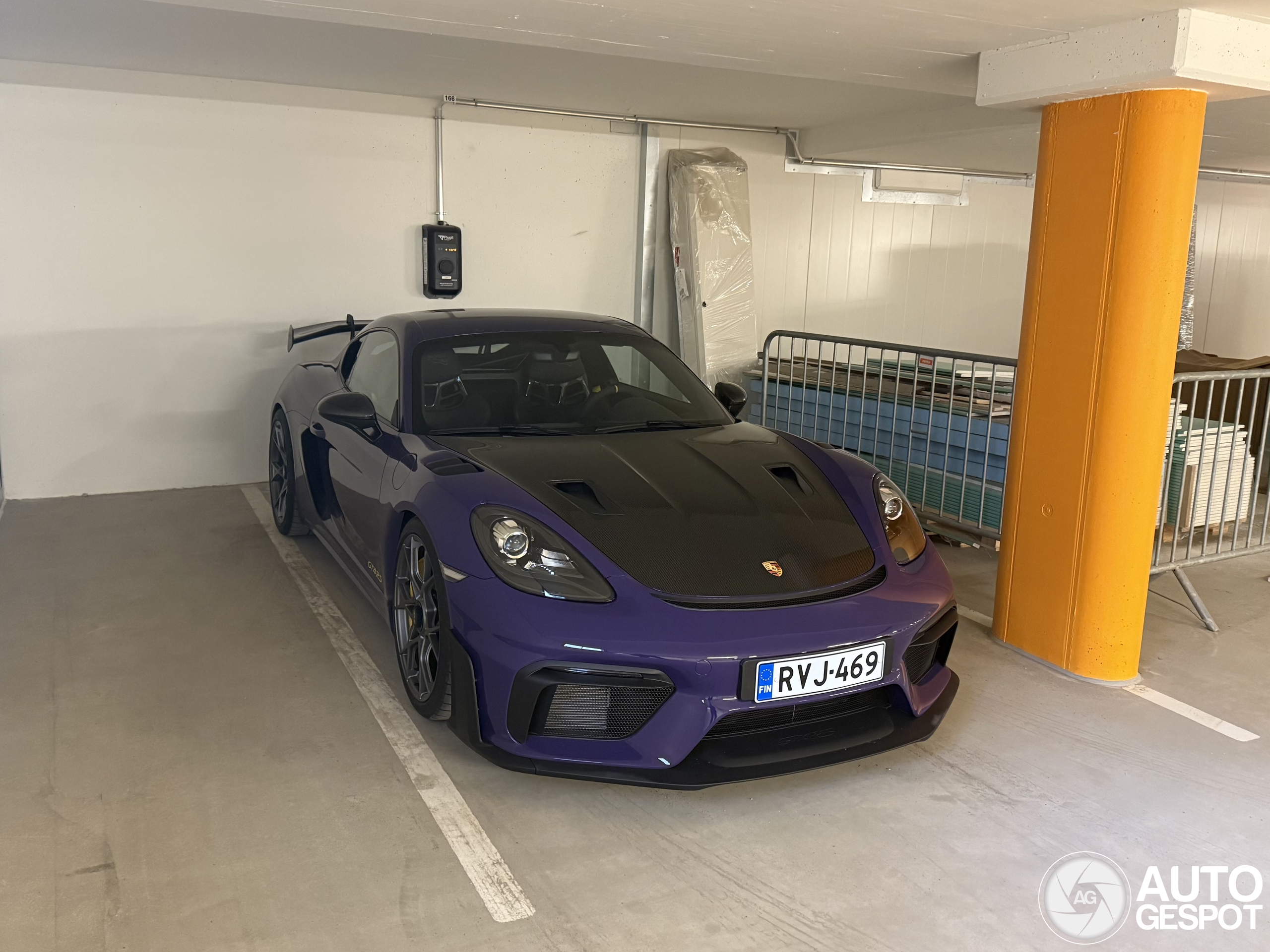 Porsche 718 Cayman GT4 RS Weissach Package