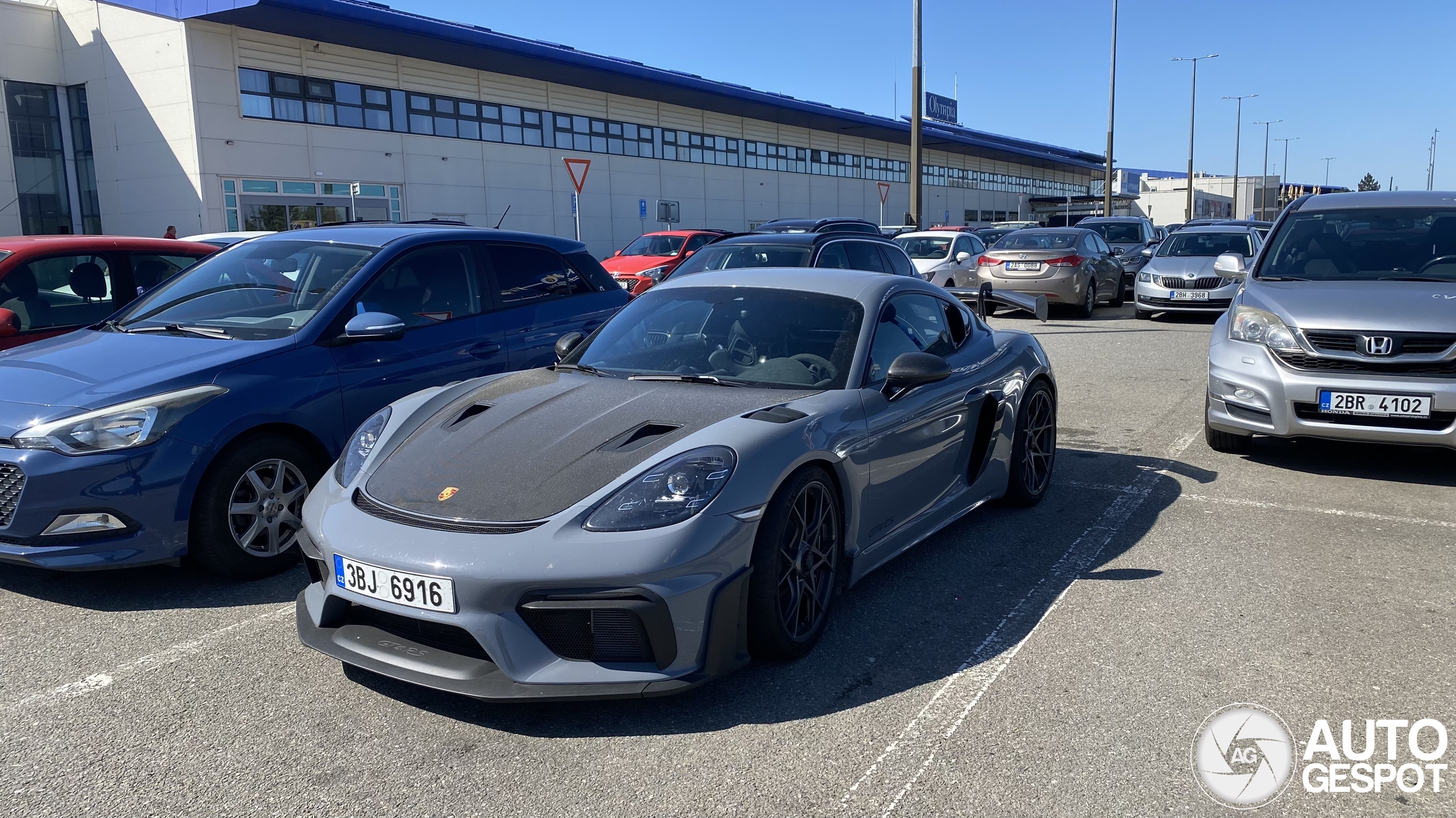 Porsche 718 Cayman GT4 RS Weissach Package