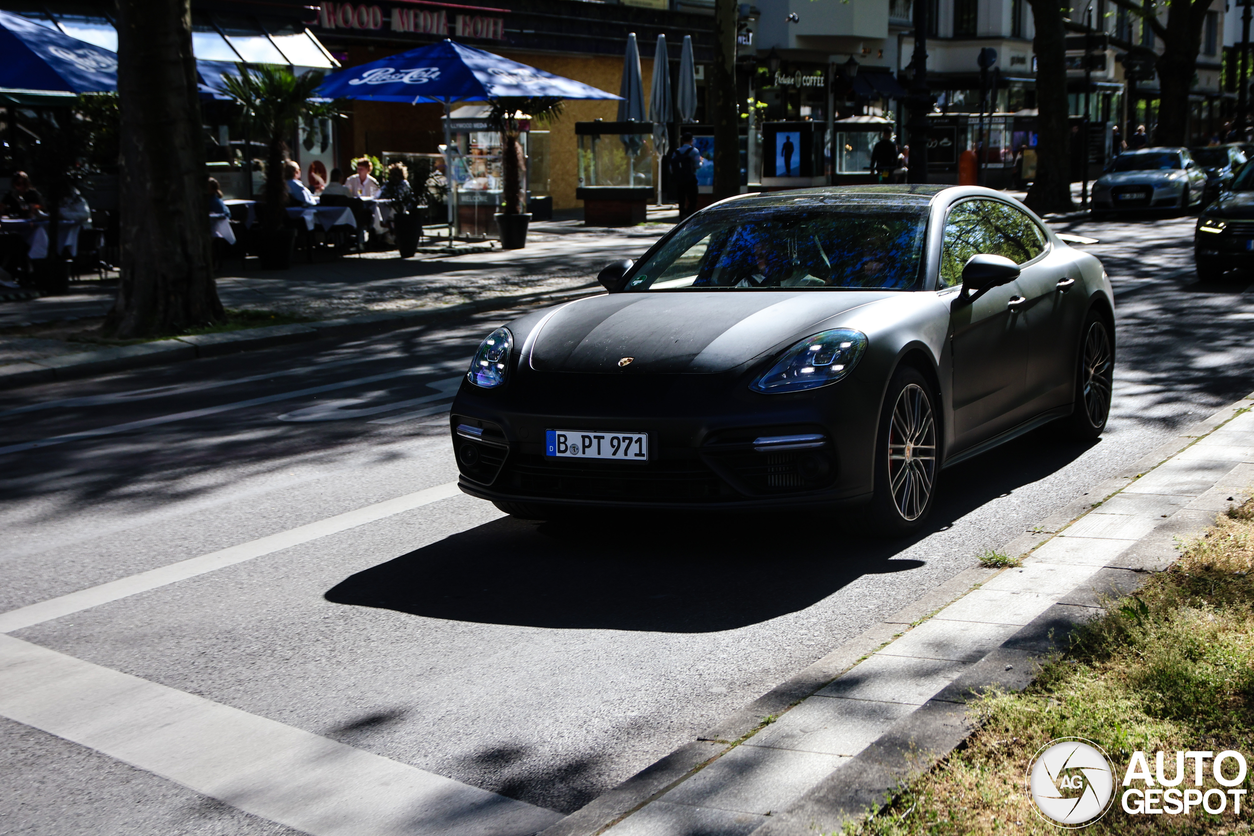 Porsche 971 Panamera Turbo