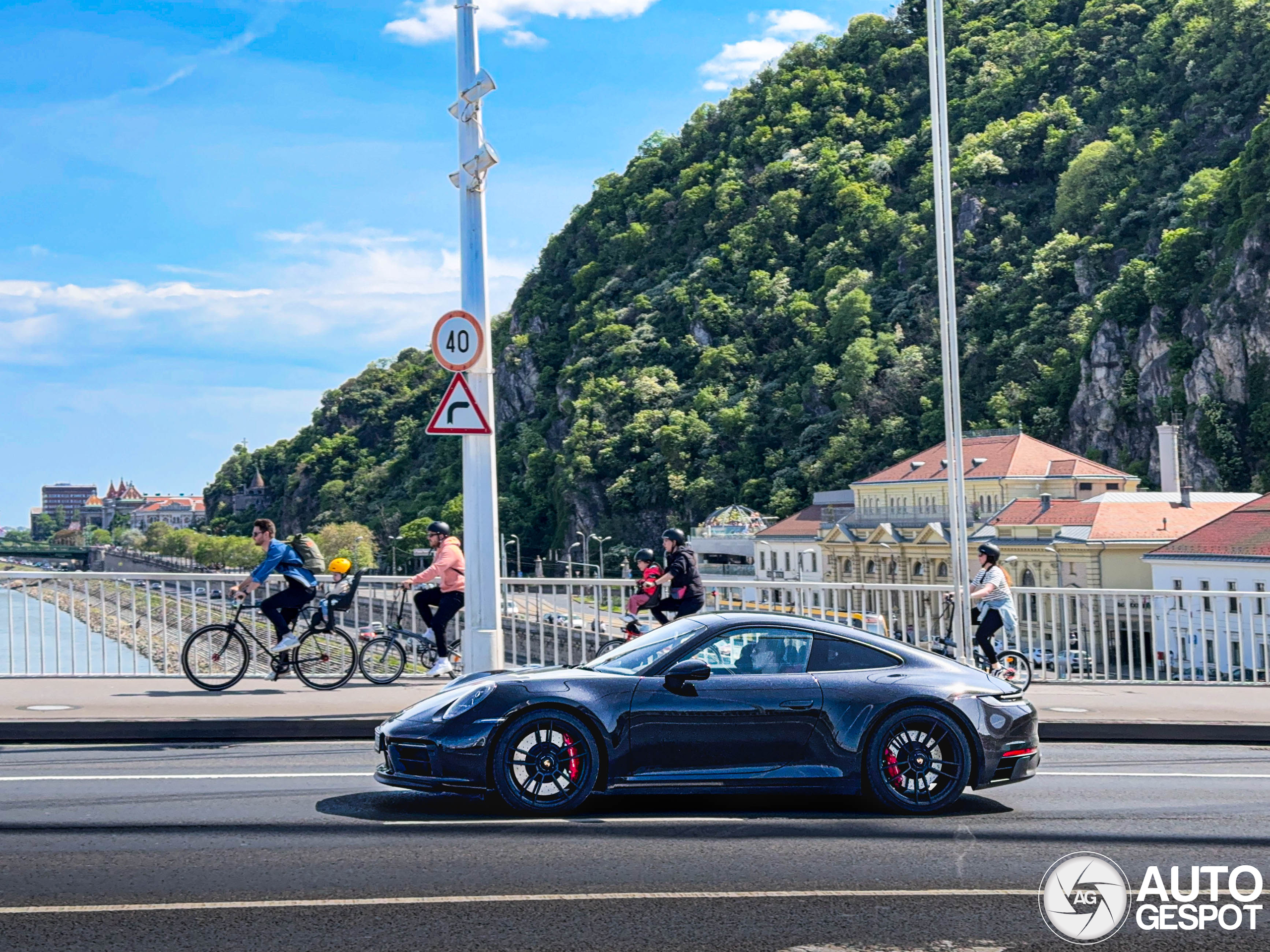 Porsche 992 Carrera 4 GTS