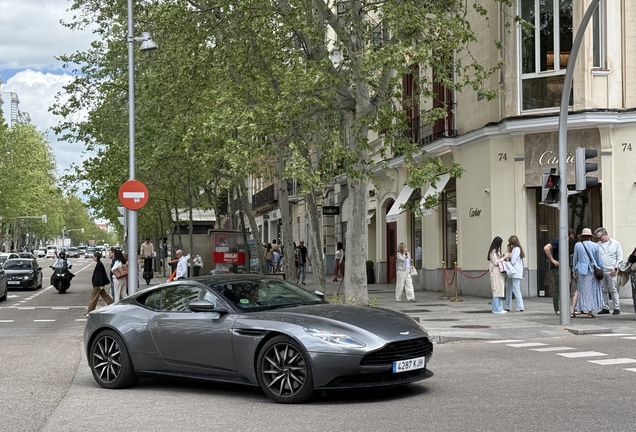 Aston Martin DB11 V8