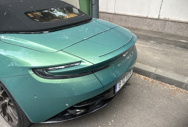 Aston Martin DB12