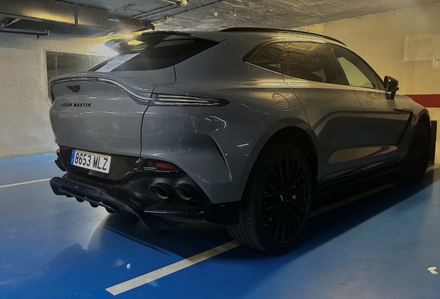 Aston Martin DBX707