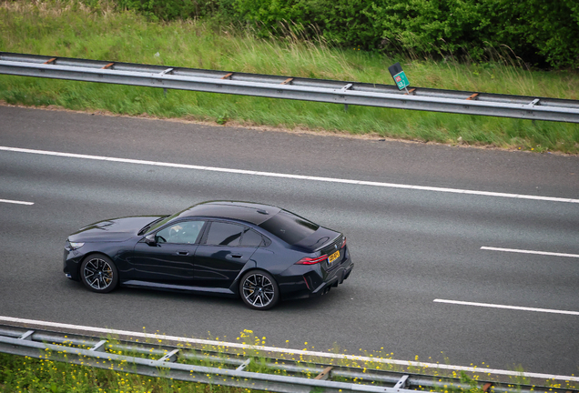 BMW M5 G90