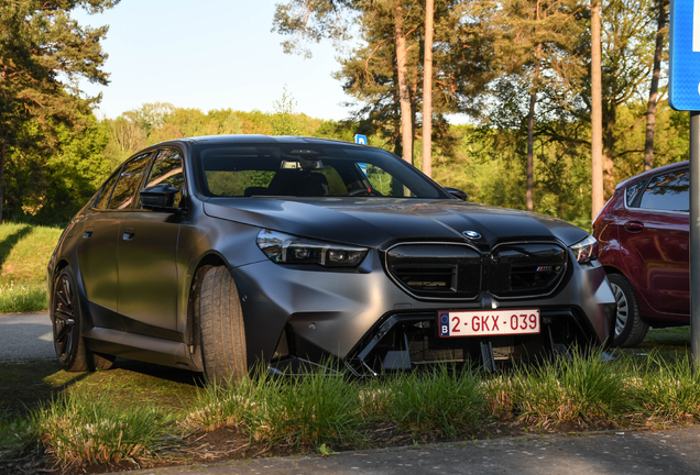 BMW M5 G90