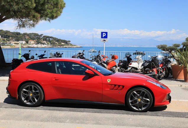 Ferrari GTC4Lusso T