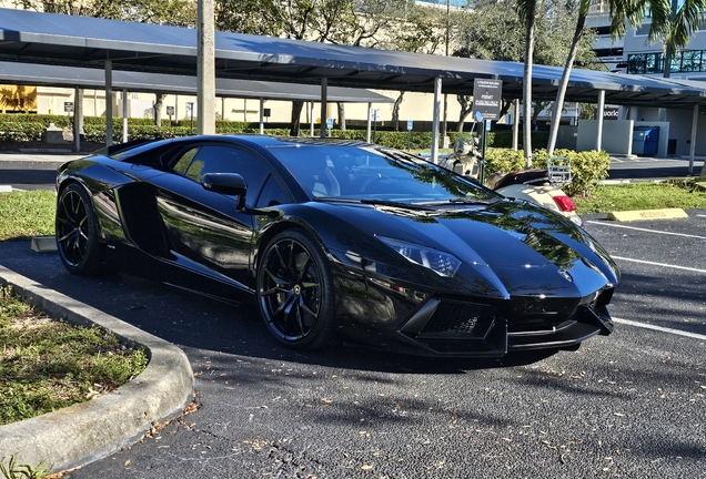 Lamborghini Aventador LP700-4