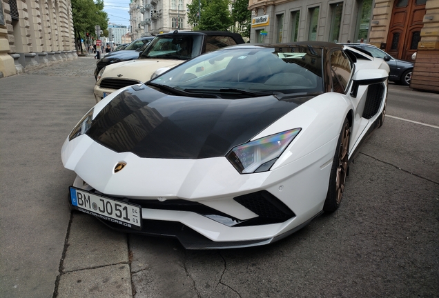 Lamborghini Aventador LP780-4 Ultimae Roadster
