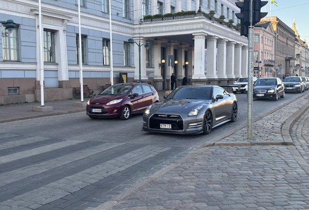 Nissan GT-R 2011