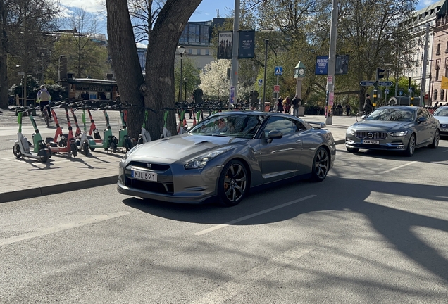 Nissan GT-R