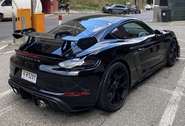 Porsche 718 Cayman GT4 RS