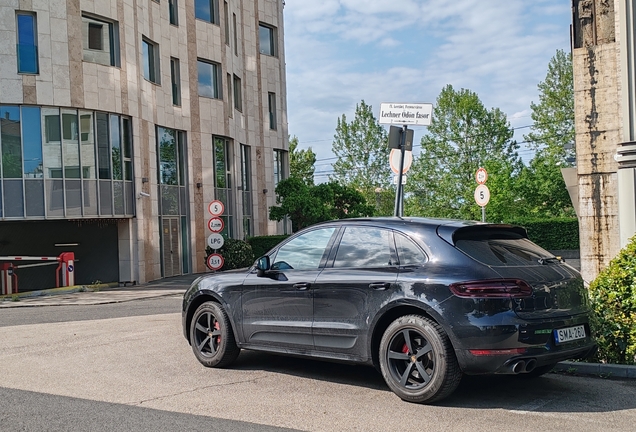 Porsche 95B Macan GTS