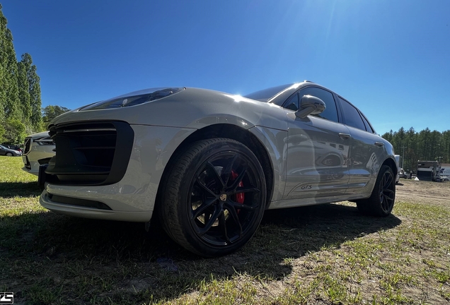 Porsche 95B Macan GTS MkIII