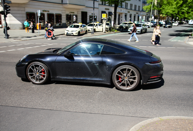 Porsche 992 Carrera 4S
