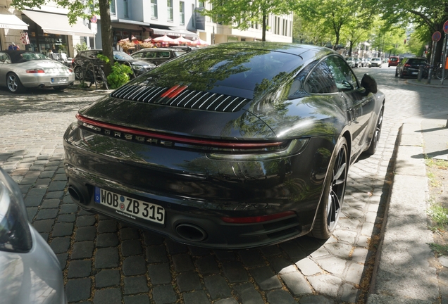 Porsche 992 Carrera 4S