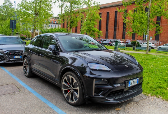 Porsche Macan EV Turbo