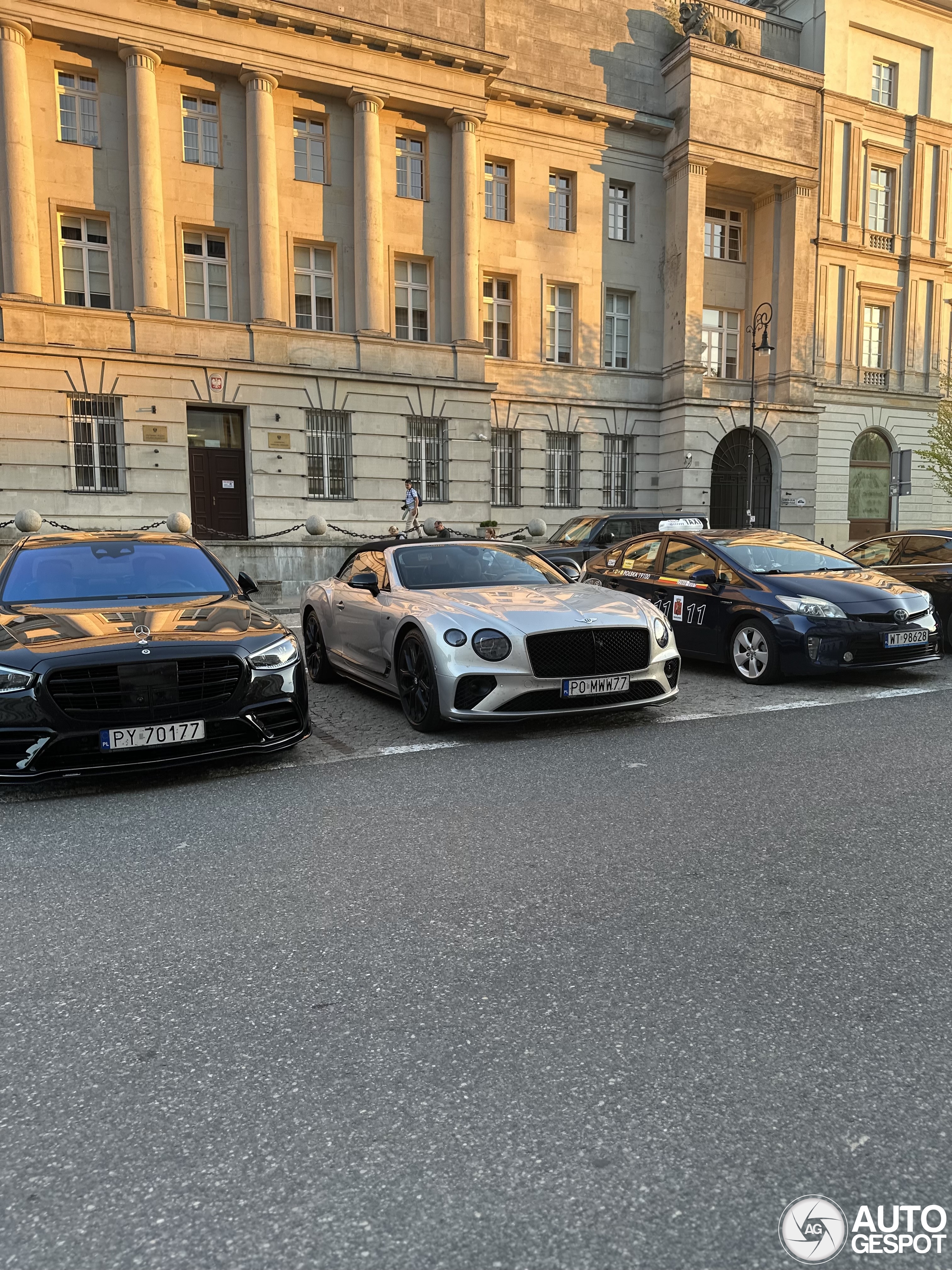 Bentley Continental GTC V8 S 2023