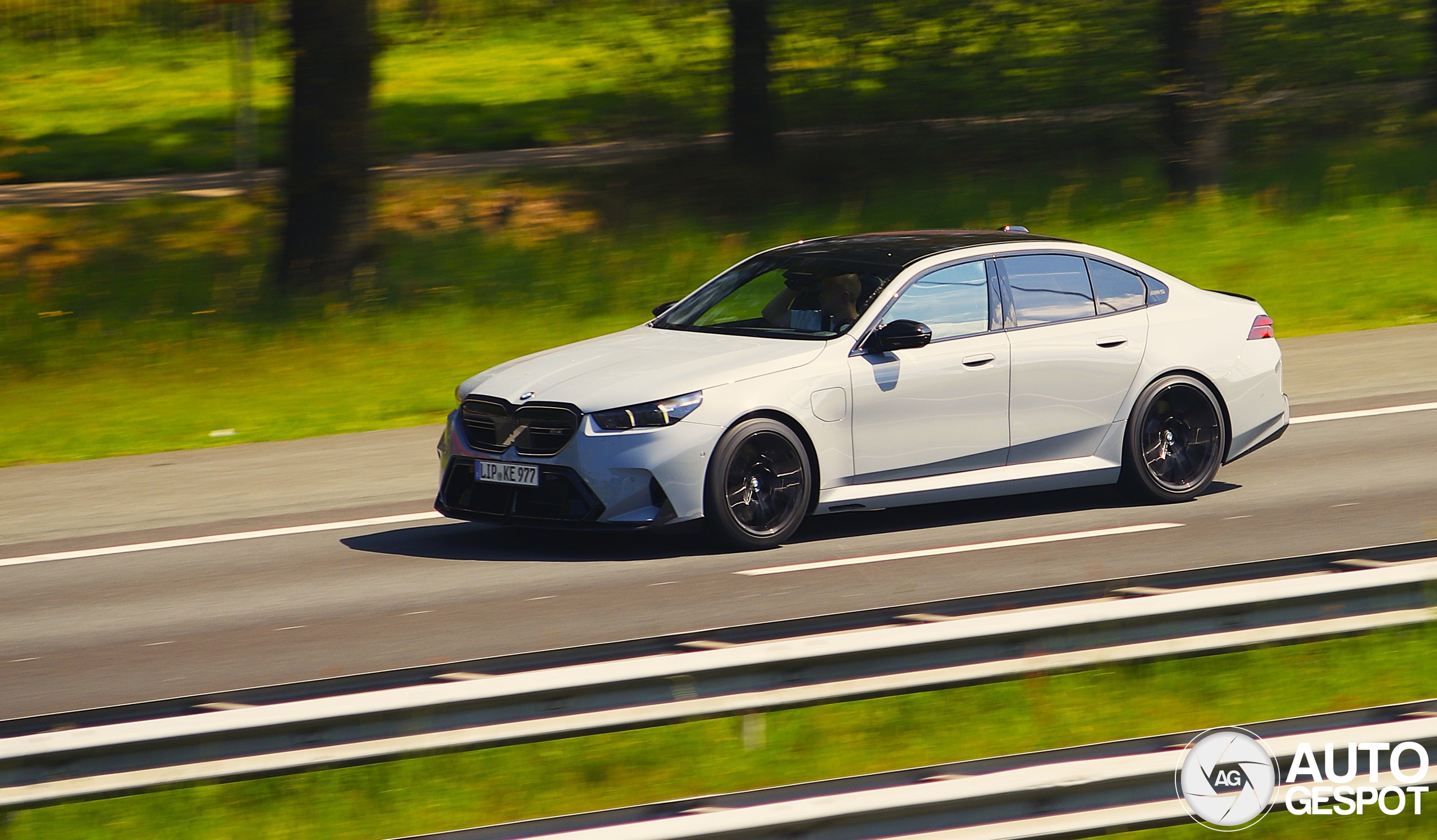 BMW M5 G90
