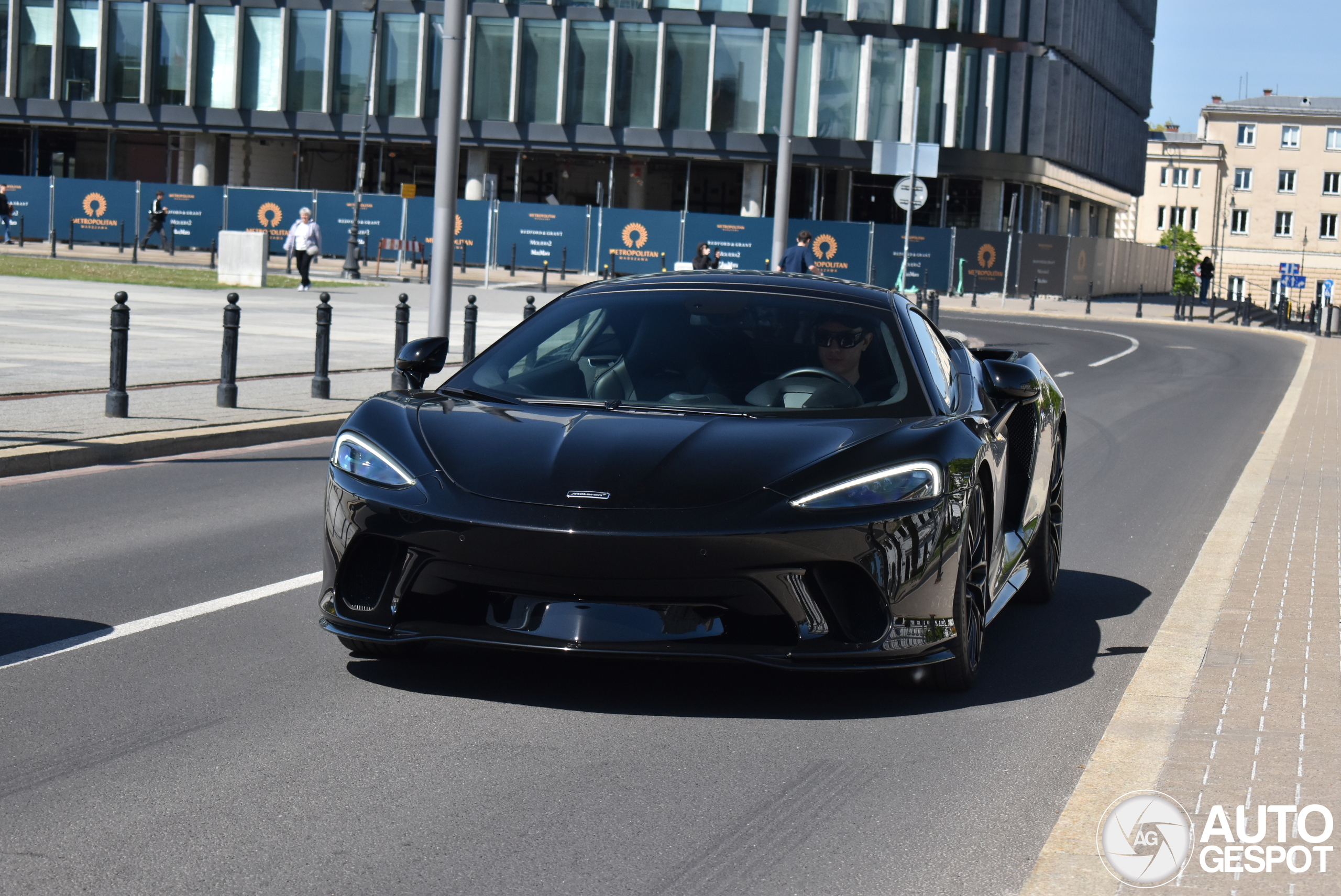 McLaren GT