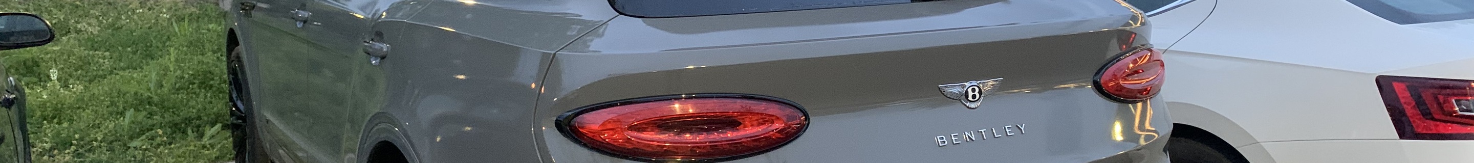 Bentley Bentayga V8 2021