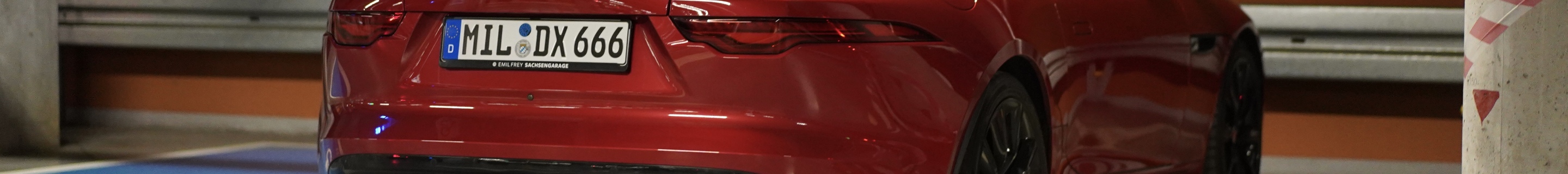 Jaguar F-TYPE R Coupé 2020