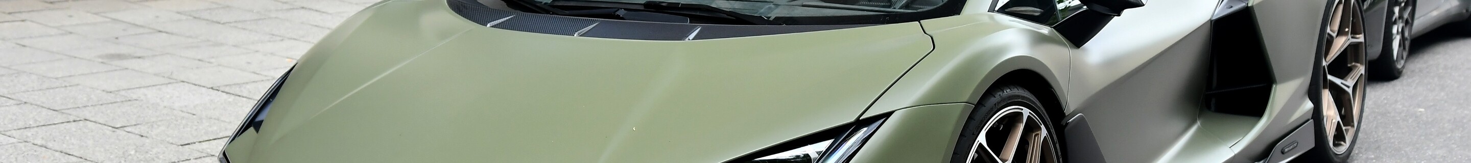 Lamborghini Revuelto