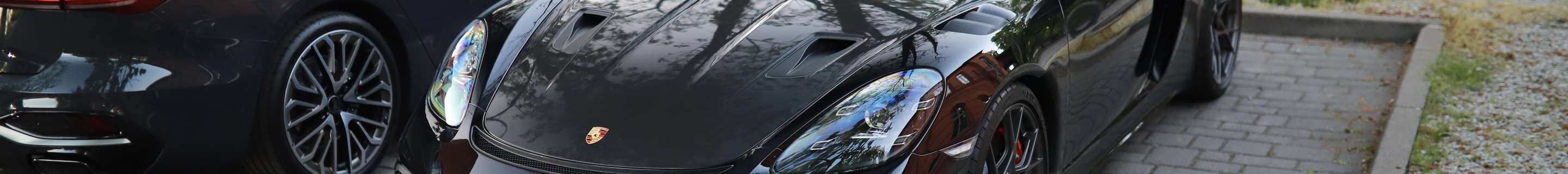 Porsche 718 Cayman GT4 RS Weissach Package