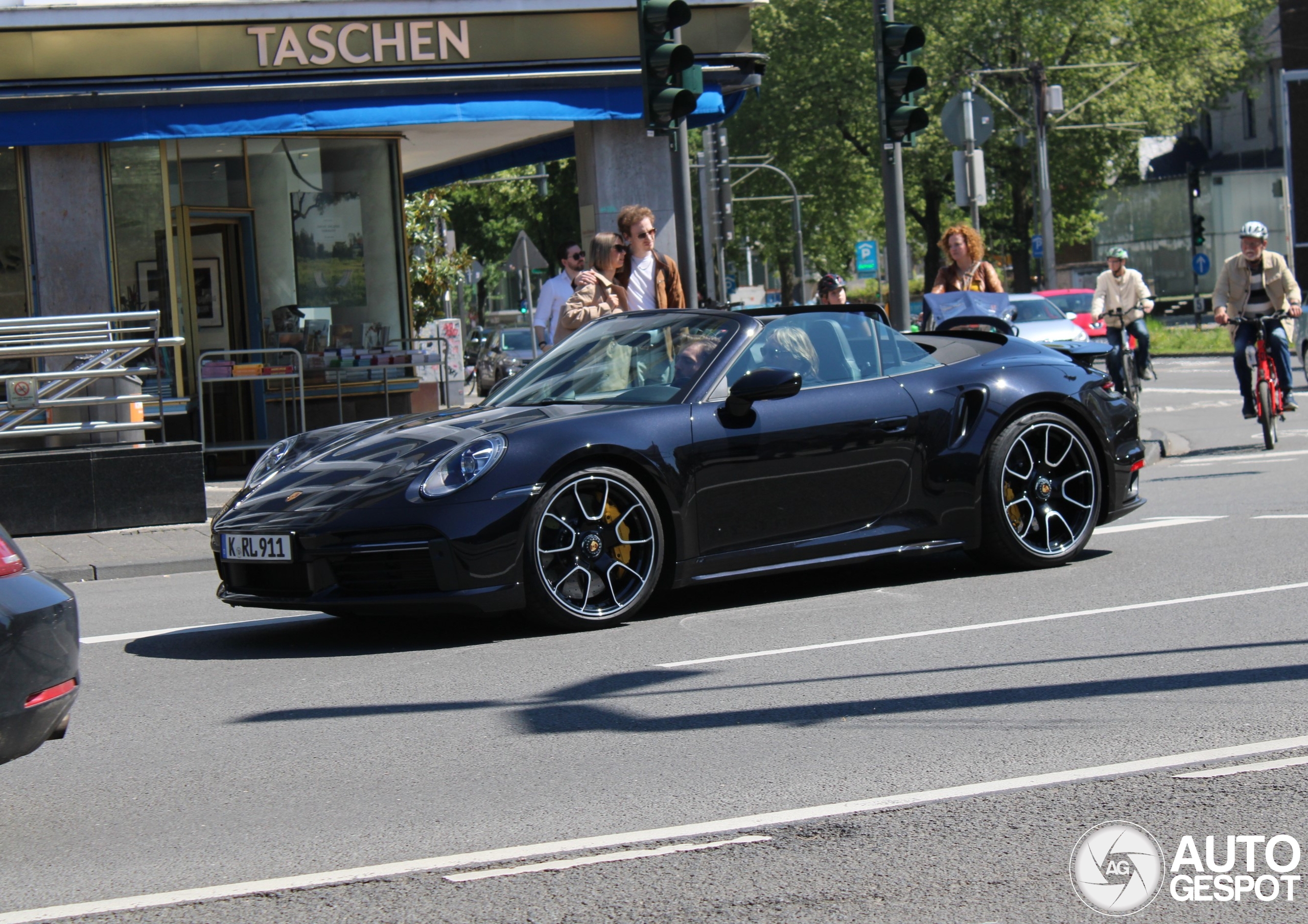 Porsche 992 Turbo Cabriolet