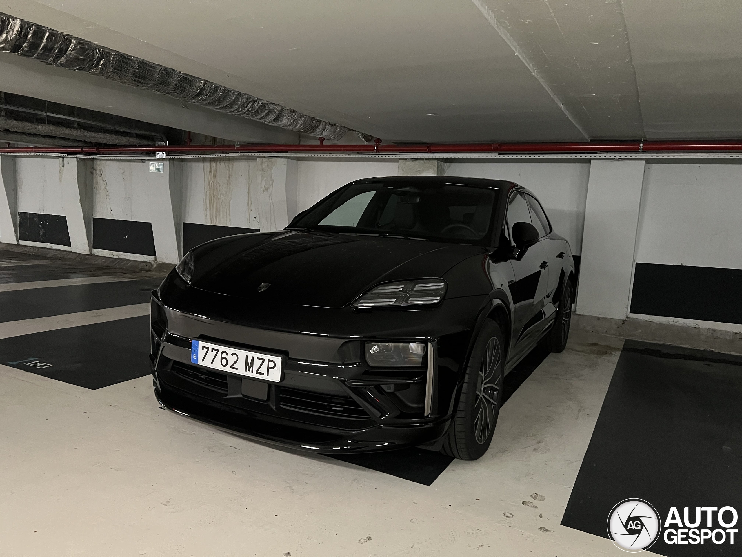 Porsche Macan EV Turbo