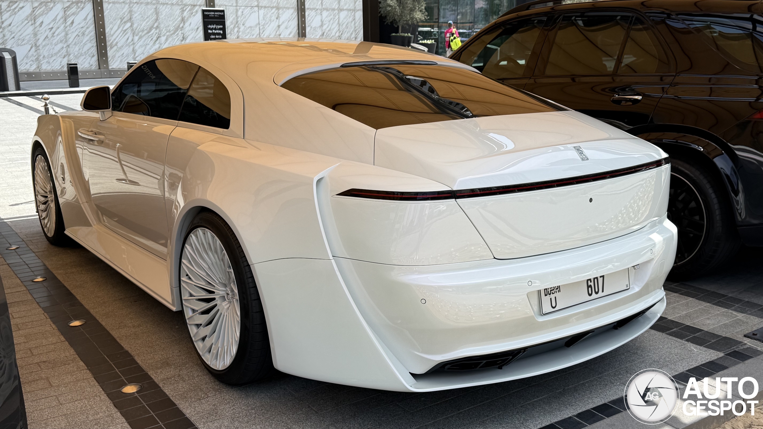 Alweer een uiterst bizarre Rolls-Royce gespot in Dubai!