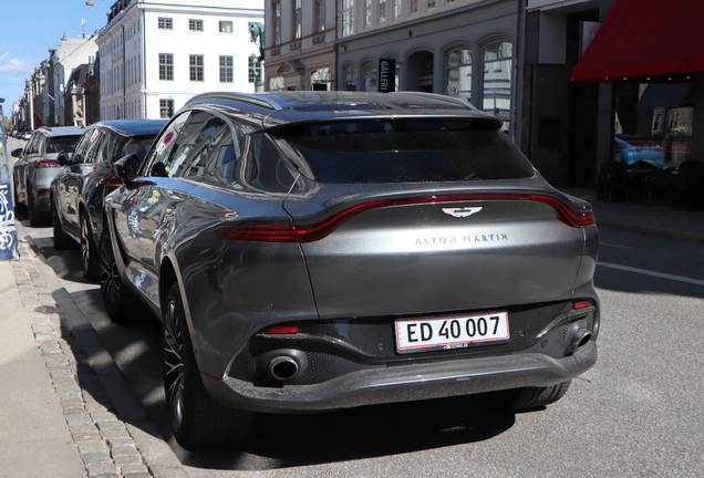 Aston Martin DBX