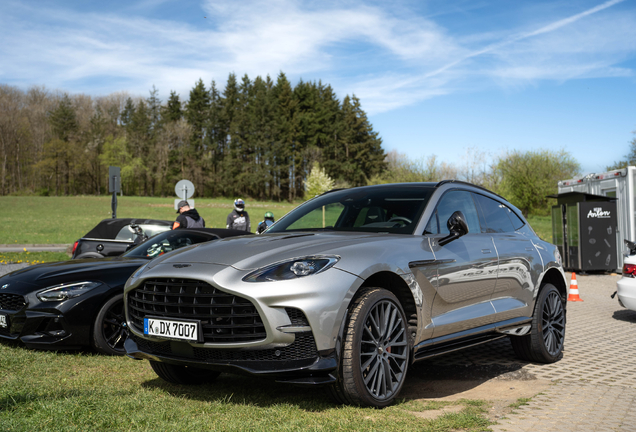 Aston Martin DBX707