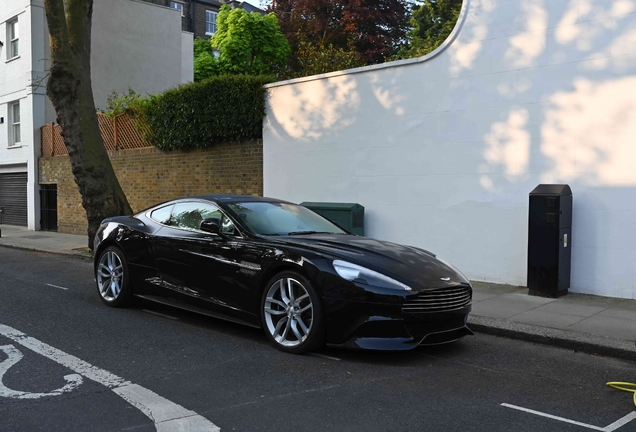 Aston Martin Vanquish 2013
