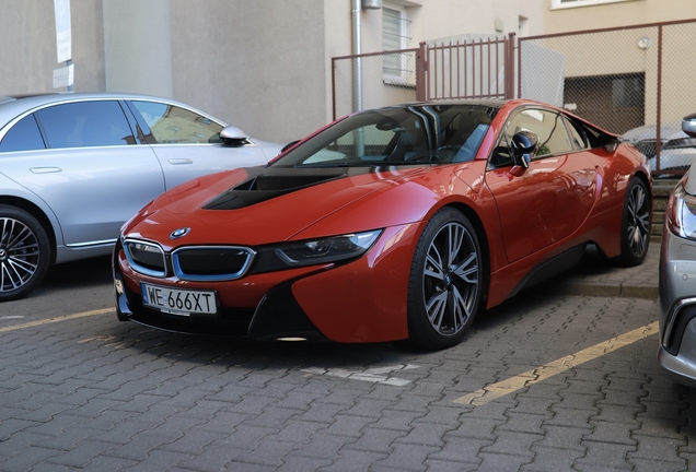 BMW i8 Protonic Red Edition