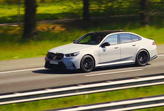 BMW M5 G90