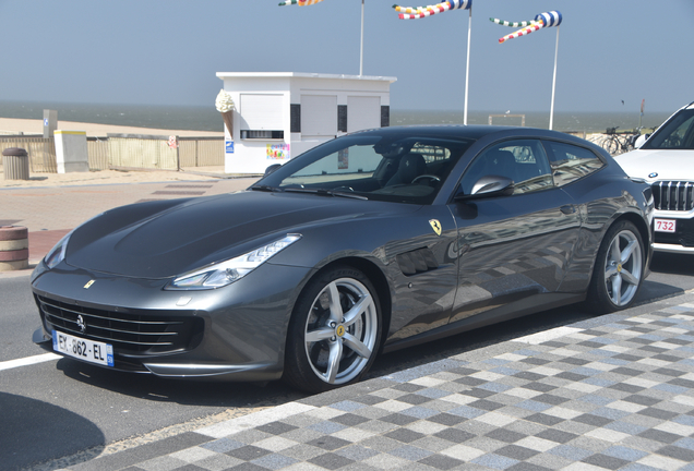 Ferrari GTC4Lusso T