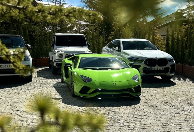 Lamborghini Aventador S LP740-4