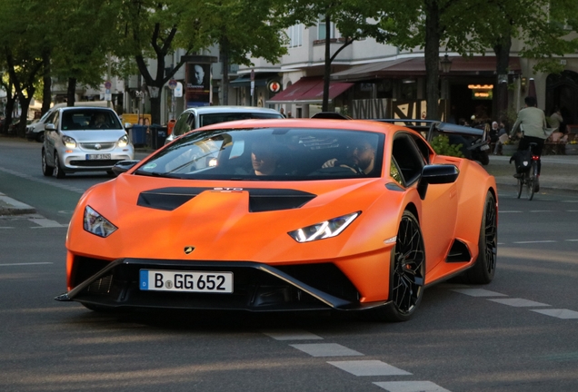 Lamborghini Huracán LP640-2 STO