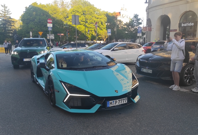 Lamborghini Revuelto