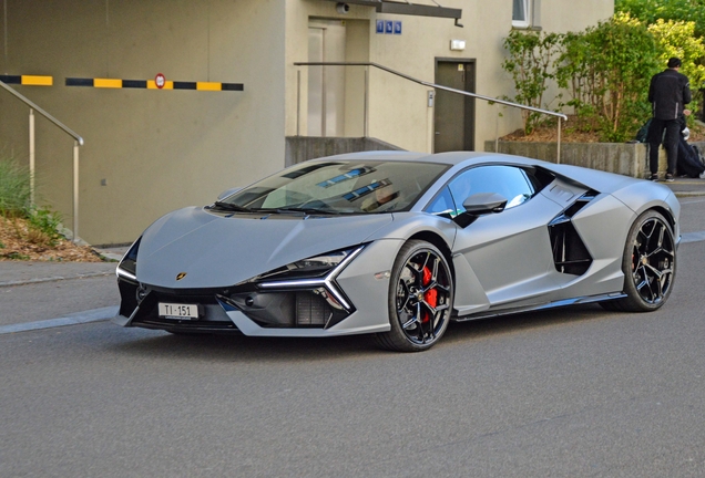 Lamborghini Revuelto