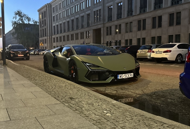 Lamborghini Revuelto