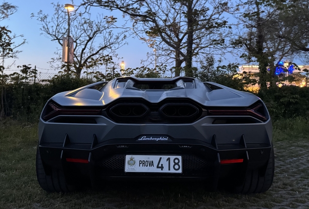 Lamborghini Revuelto