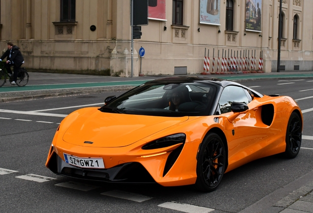 McLaren Artura Spider
