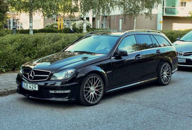 Mercedes-Benz C 63 AMG Estate Edition 125