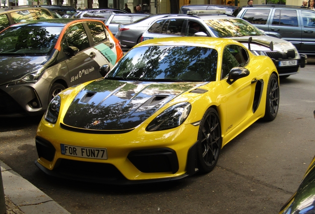 Porsche 718 Cayman GT4 RS Weissach Package