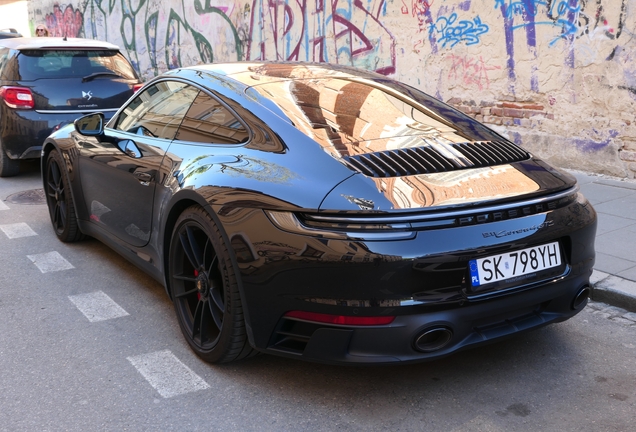 Porsche 992 Carrera 4 GTS