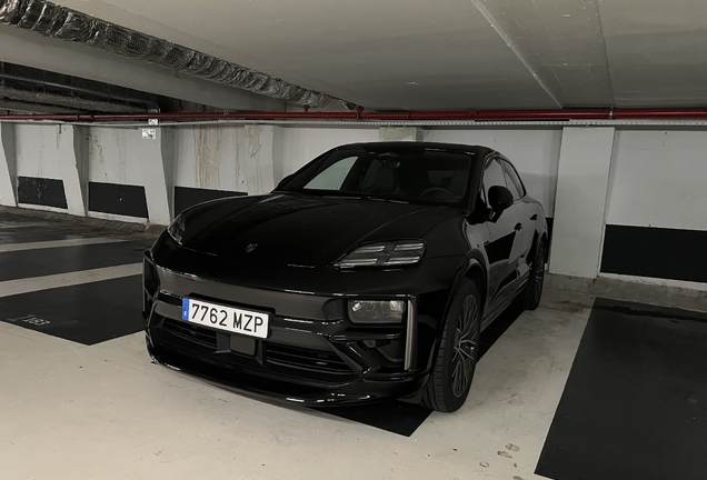 Porsche Macan EV Turbo