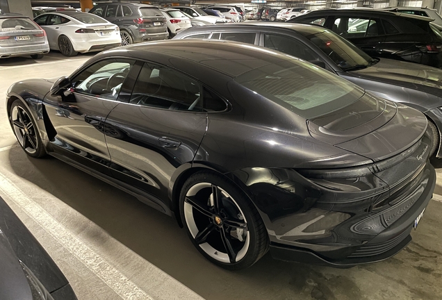 Porsche Taycan Turbo